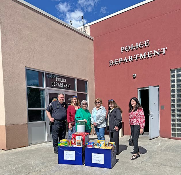 Los Alamos Federated Republican Women bring snacks to police department