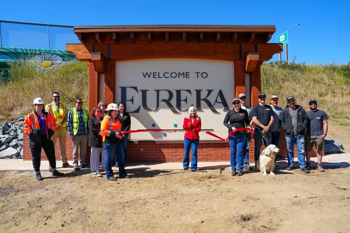Eureka completes south gateway sign at Herrick Avenue overpass