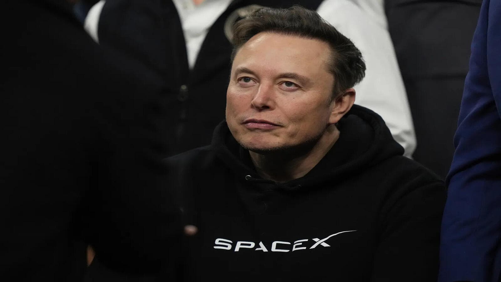 SpaceX Targets June IPO Roadshow, Seeks $75 Billion at $1.75 Trillion Valuation