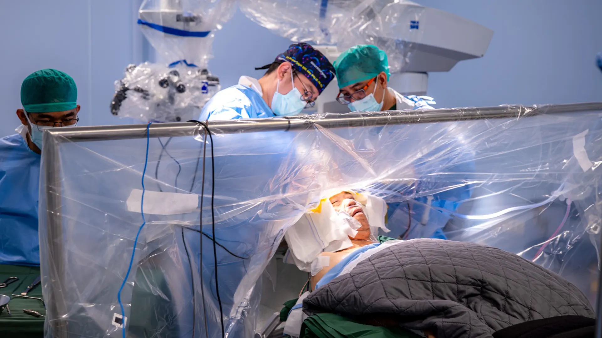 Brazilian Farmer Crochets Through Awake Brain Surgery, Helping Doctors Stay Precise