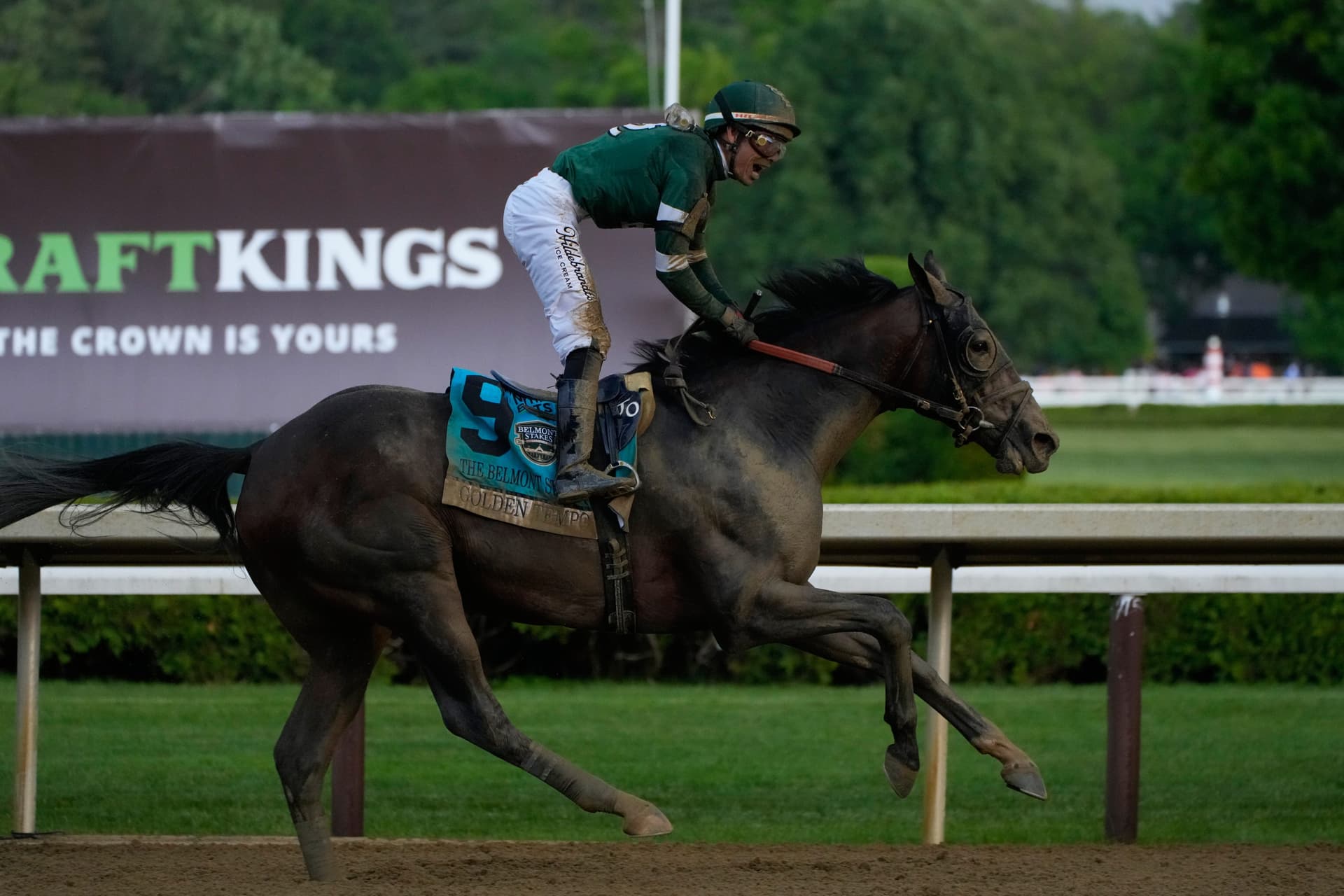 Golden Tempo wins Belmont Stakes, DeVaux makes history again