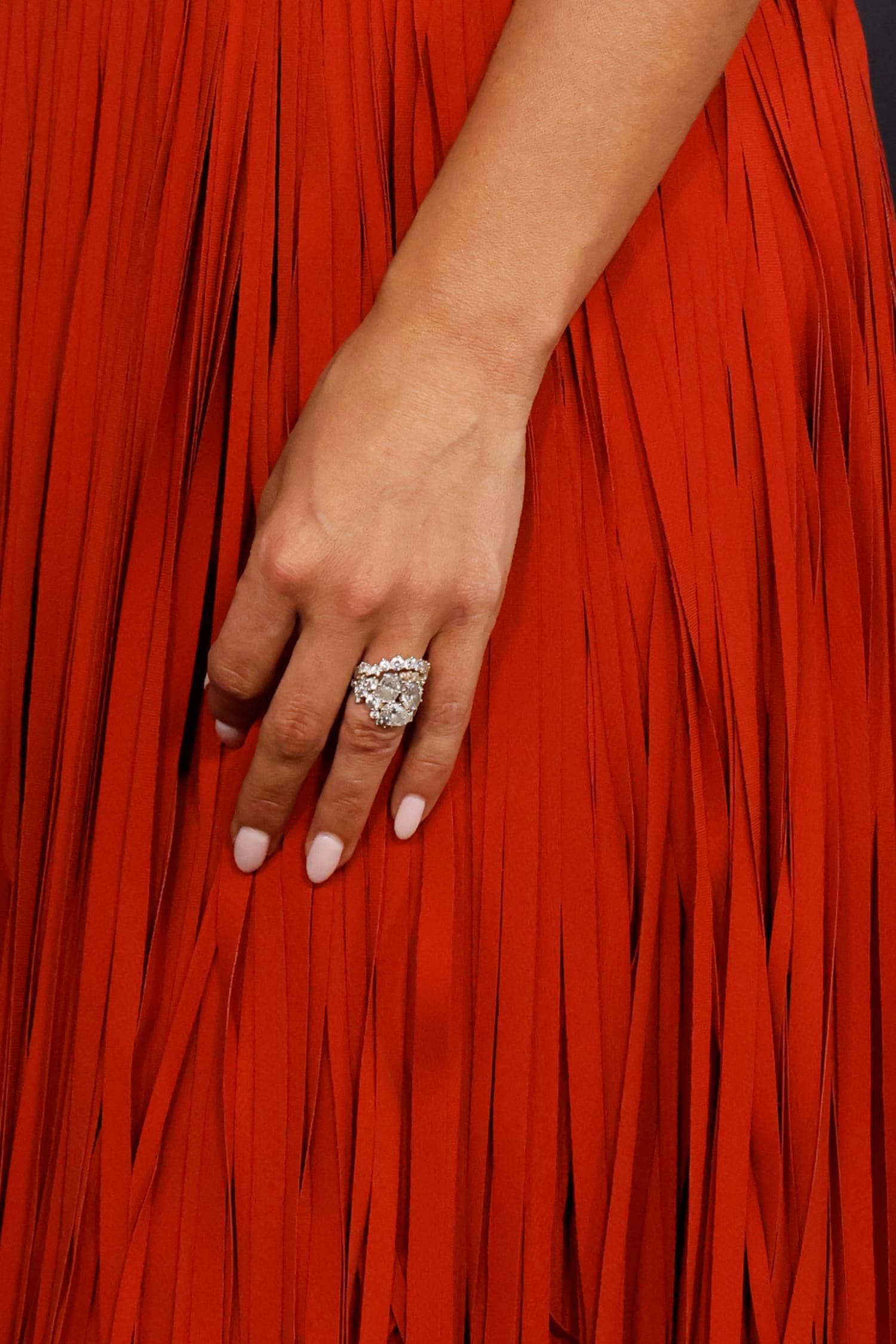 Lainey Wilson’s diamond cluster engagement ring stuns at up to $250,000
