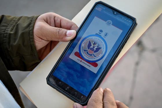 Federal Judge Orders Trump Administration to Restore Status of 900,000 CBP One Migrants