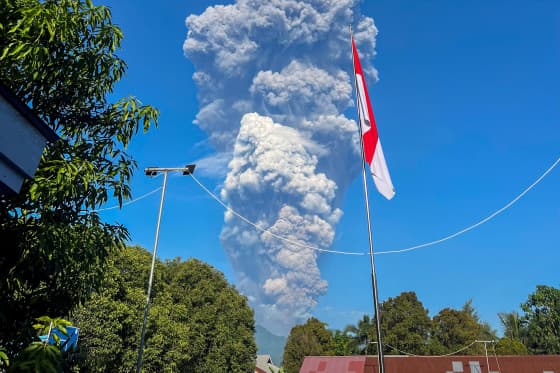 Mount Dukono erupts, killing three hikers and injuring others in Indonesia