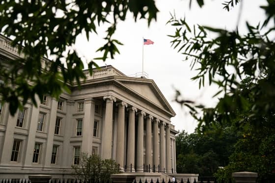 Longer-dated Treasury yields jump as oil surge revives inflation fears