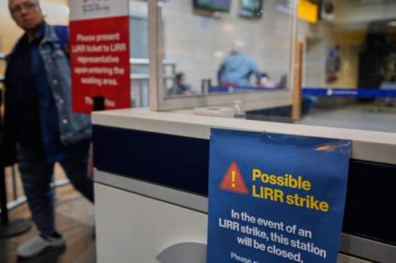 LIRR strike threat looms after contract talks fail for 3,500 workers