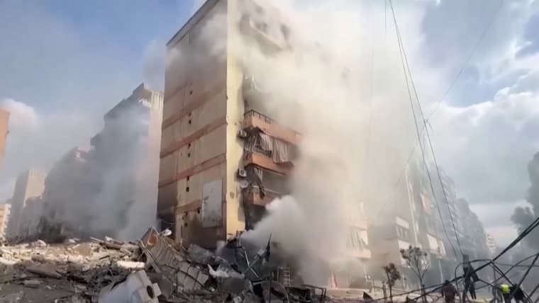 Israel Levels Homes and Bridges as Fears of Lebanon Occupation Grow