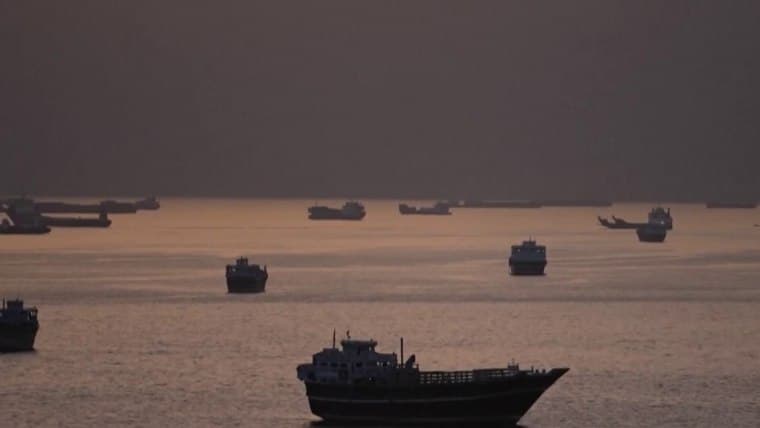 Iran warns U.S. over Strait of Hormuz as shipping crisis deepens