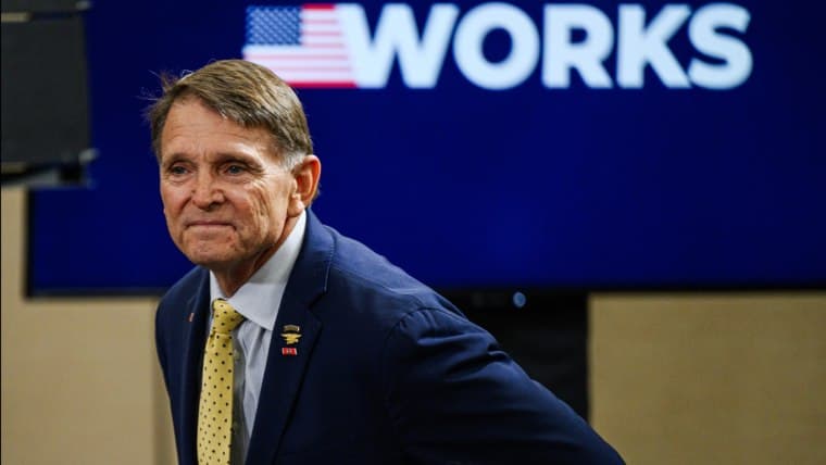 Trump-backed challenger defeats Massie, Justice Department indicts Raúl Castro