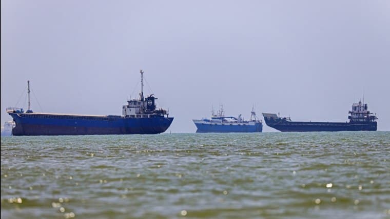 U.S., Iran strikes test fragile ceasefire and Hormuz shipping deal