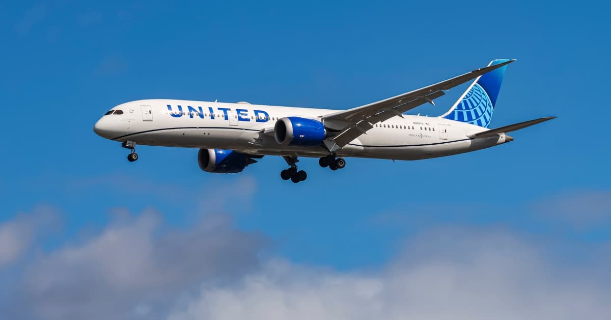 Passenger Attacks United Flight Attendant, Tries to Reach Cockpit at Newark