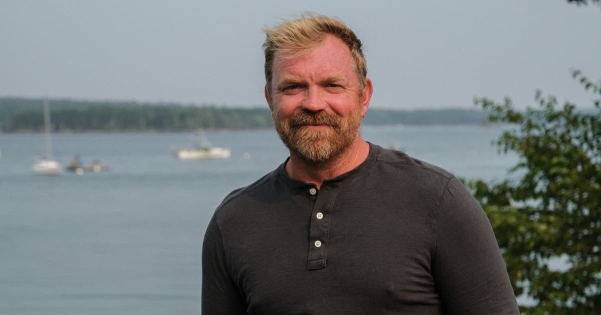 Democrats Cautious as Poll Shows Outsider Platner Leading Governor Mills