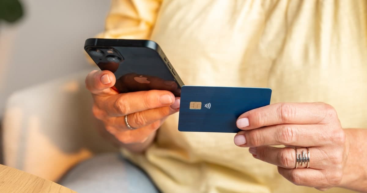 Shop Winter Clearance in March for the Deepest Valentine's Gift Discounts