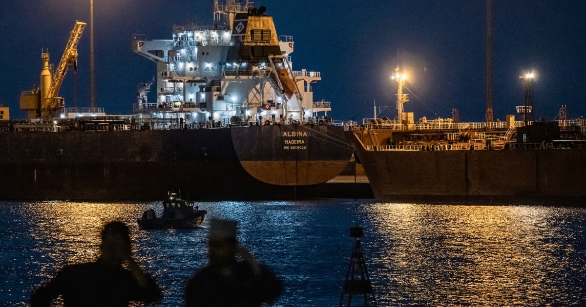 Oil Jumps, Stocks Slide as Iran Conflict Hits One-Month Mark