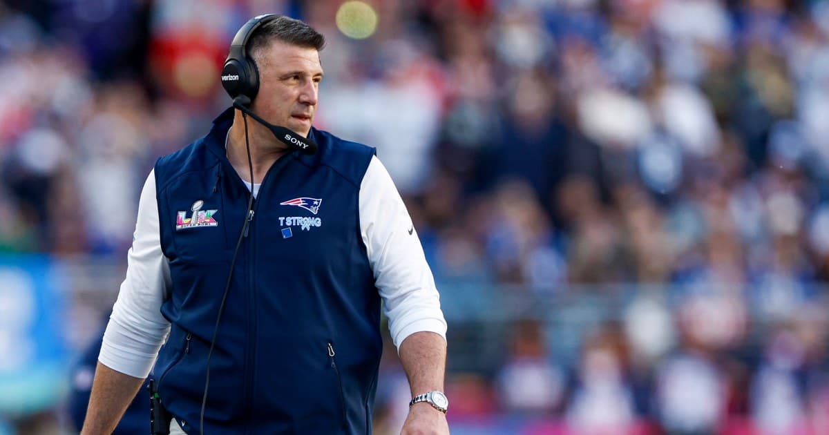 Photos Surface of Patriots Coach Mike Vrabel with Reporter Dianna Russini at Arizona Hotel