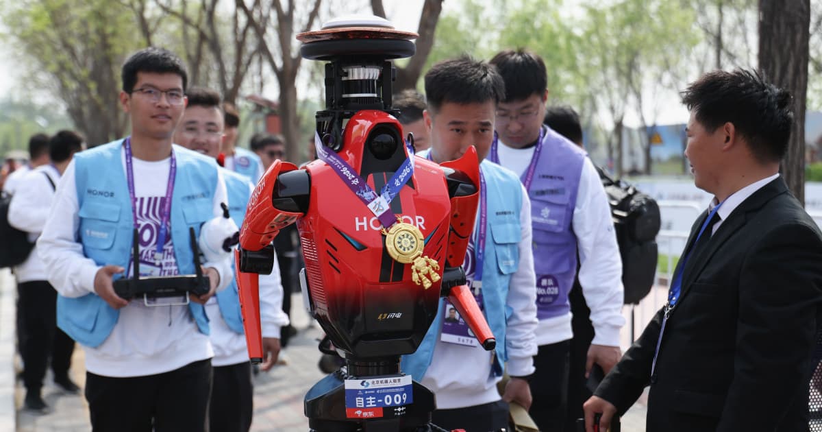 Chinese Humanoid Robots Race Ahead in Beijing Half-Marathon Showcase