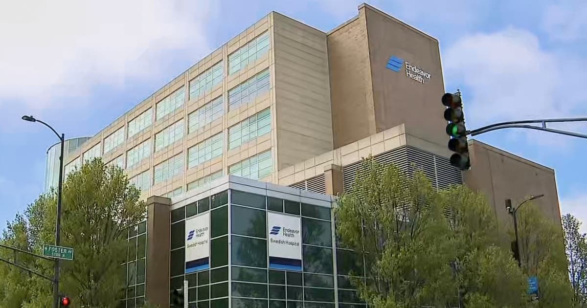 Two Chicago police officers shot at hospital, one critically injured