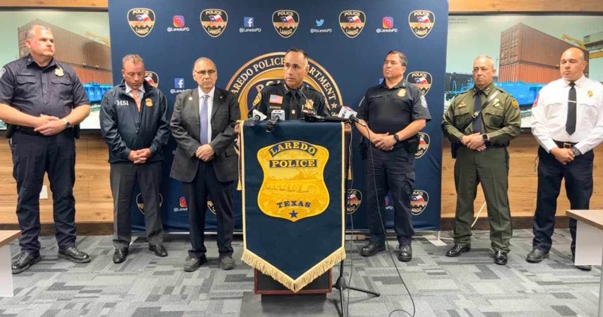 Six found dead in Texas boxcar, authorities cite heat stroke, smuggling probe