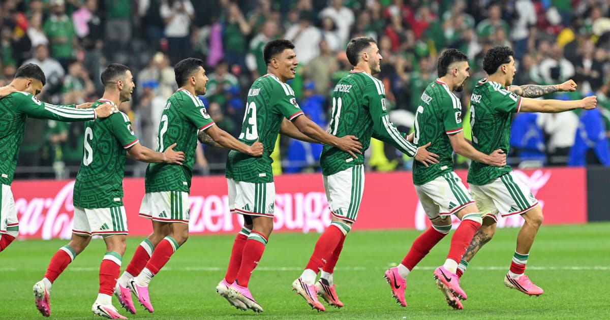 Mexico ends 40-year World Cup knockout drought with win over Ecuador