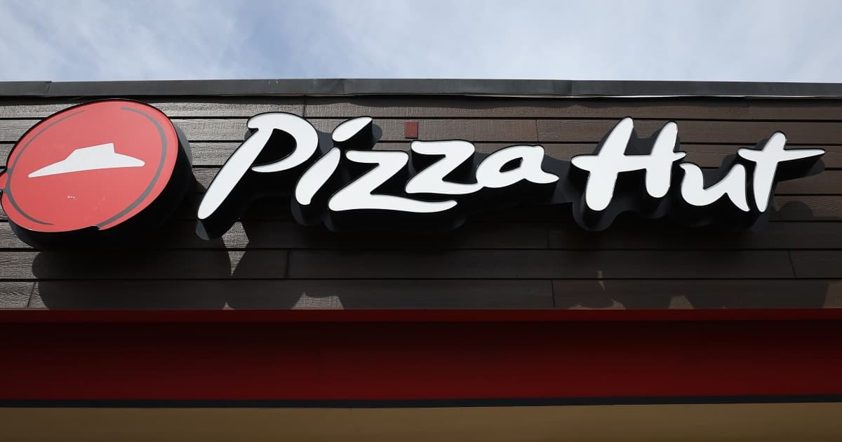 Pizza Hut plans 250 U.S. closures, reshaping nearby store staffing