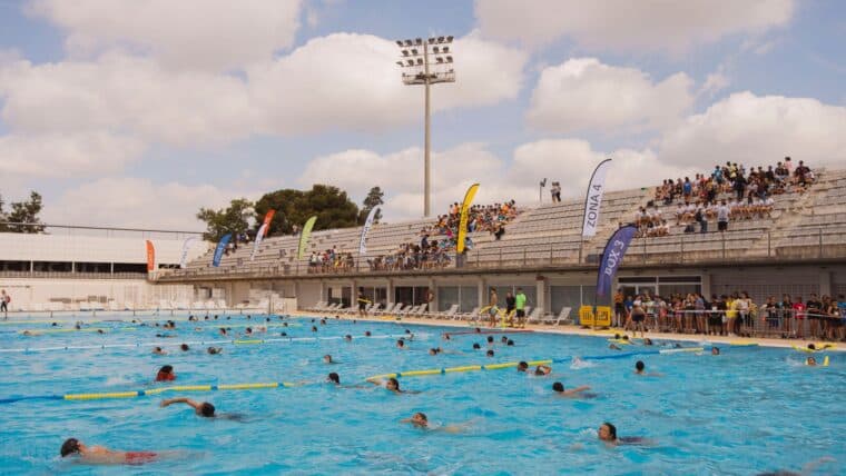 Barcelona hosts school triathlon at Olympic venue to promote fitness
