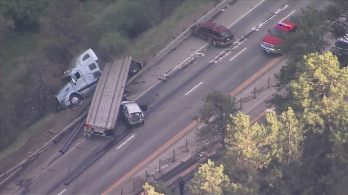 Car Crash Destroys Cyclist Sculptures at Durango's Florida Road Roundabout