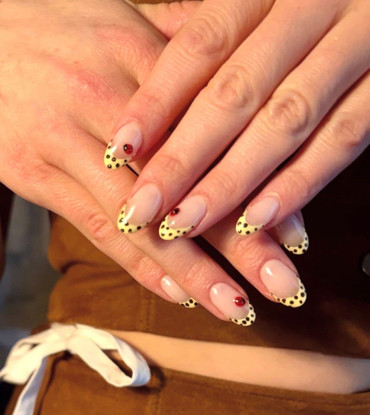 Ladybug motifs charm Dior, Chanel and spring nails