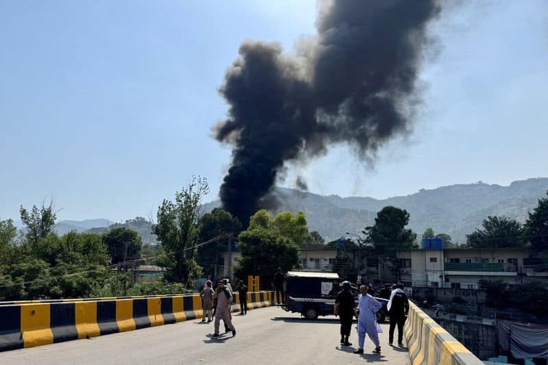 Pakistan helicopter crash kills 22 in Pakistani Kashmir, inquiry ordered