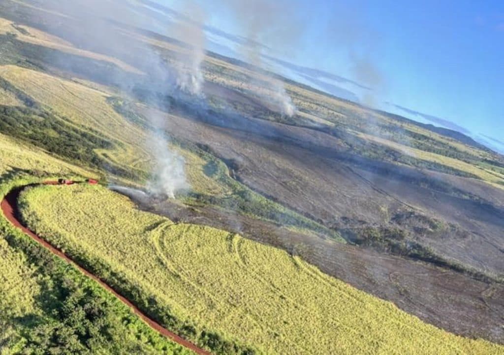 Brush fire contained in Kōkeʻe near mile marker four, no injuries reported