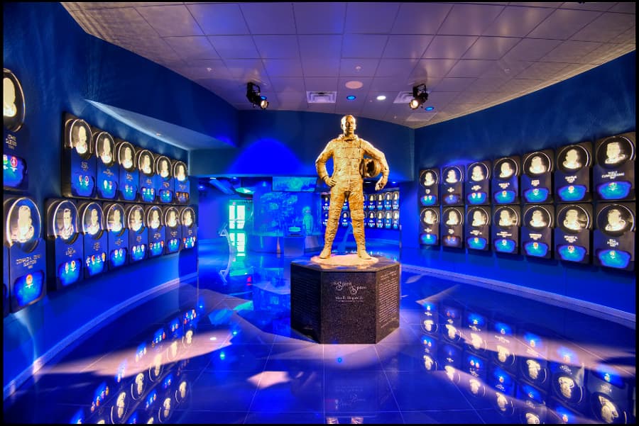 NASA to induct astronauts Tom Akers and Joe Tanner into Hall of Fame