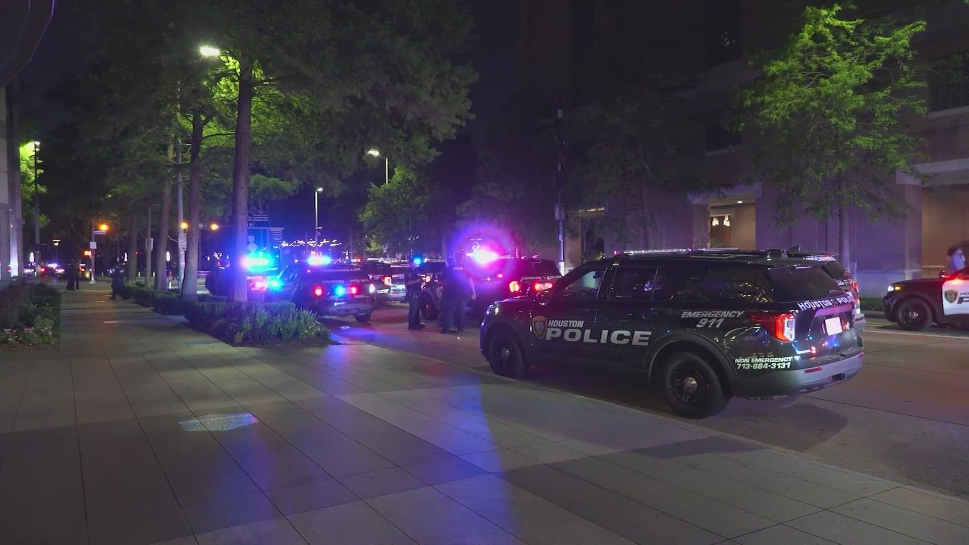 HPD clears Discovery Green crowd after shots fired, 2 detained with guns