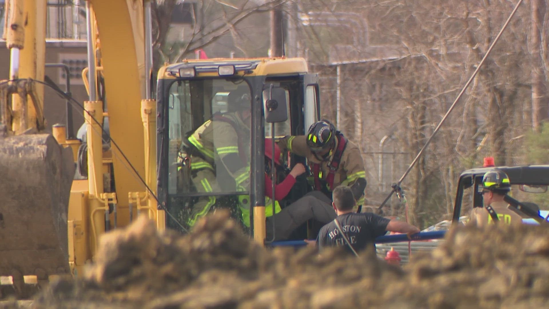Excavator Strikes Power Lines Near Johnson Space Center, 1,300 Lose Power