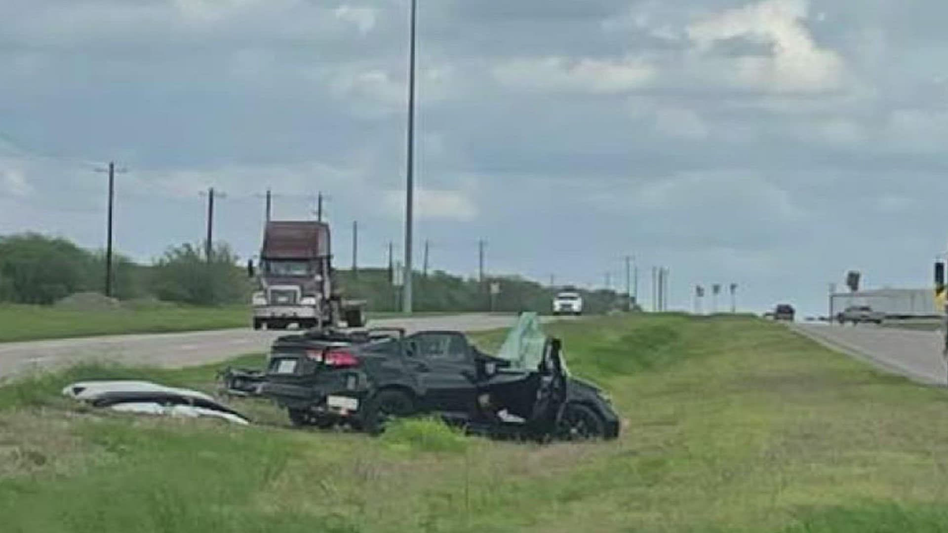 Alice woman killed after stop sign crash on US 281 near FM 2044