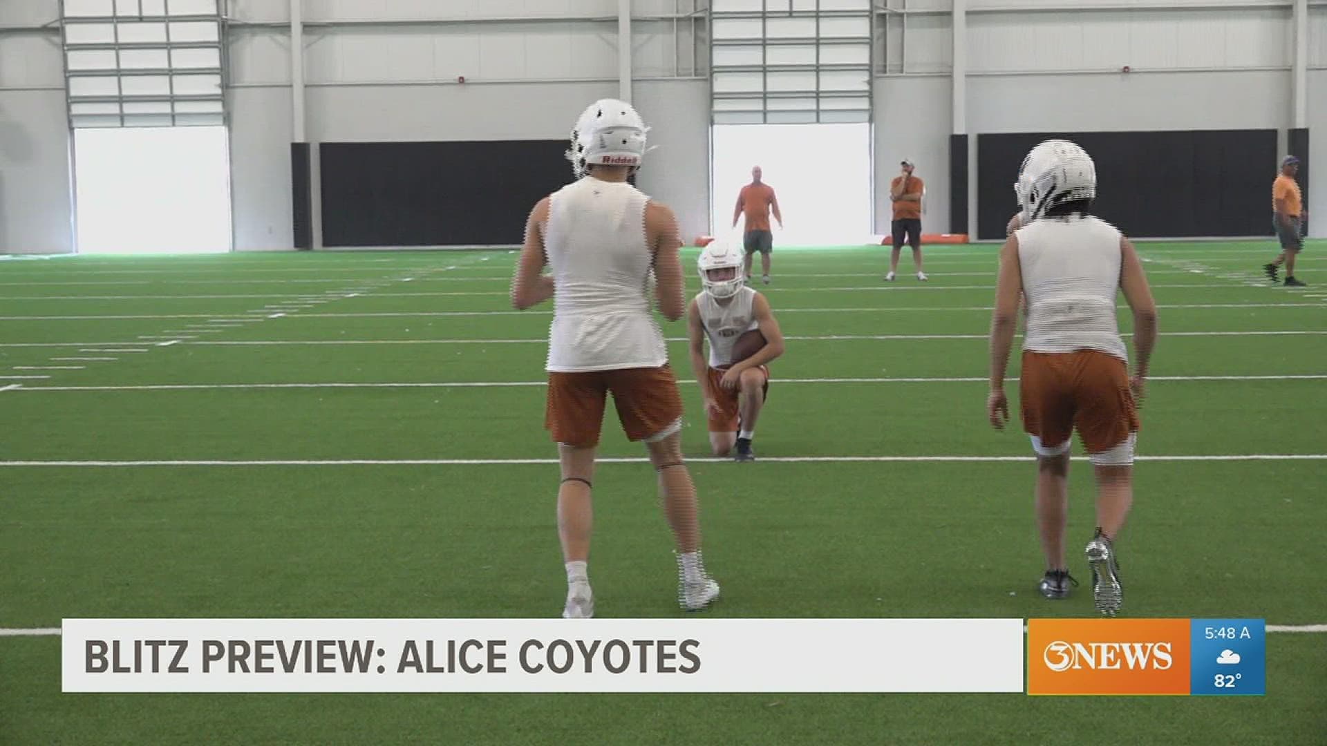 Alice Coyotes Beat Robstown, Win 61 to 41 Dec. 11