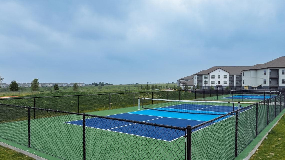 Hutto adds free pickleball courts and disc golf course