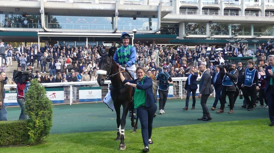 Losange Bleu makes history, becomes first to regain Grande Course de Haies crown