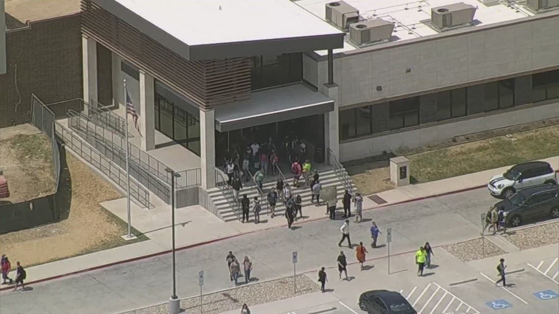 Anna High School closes after phoned bomb threat, police sweep campus