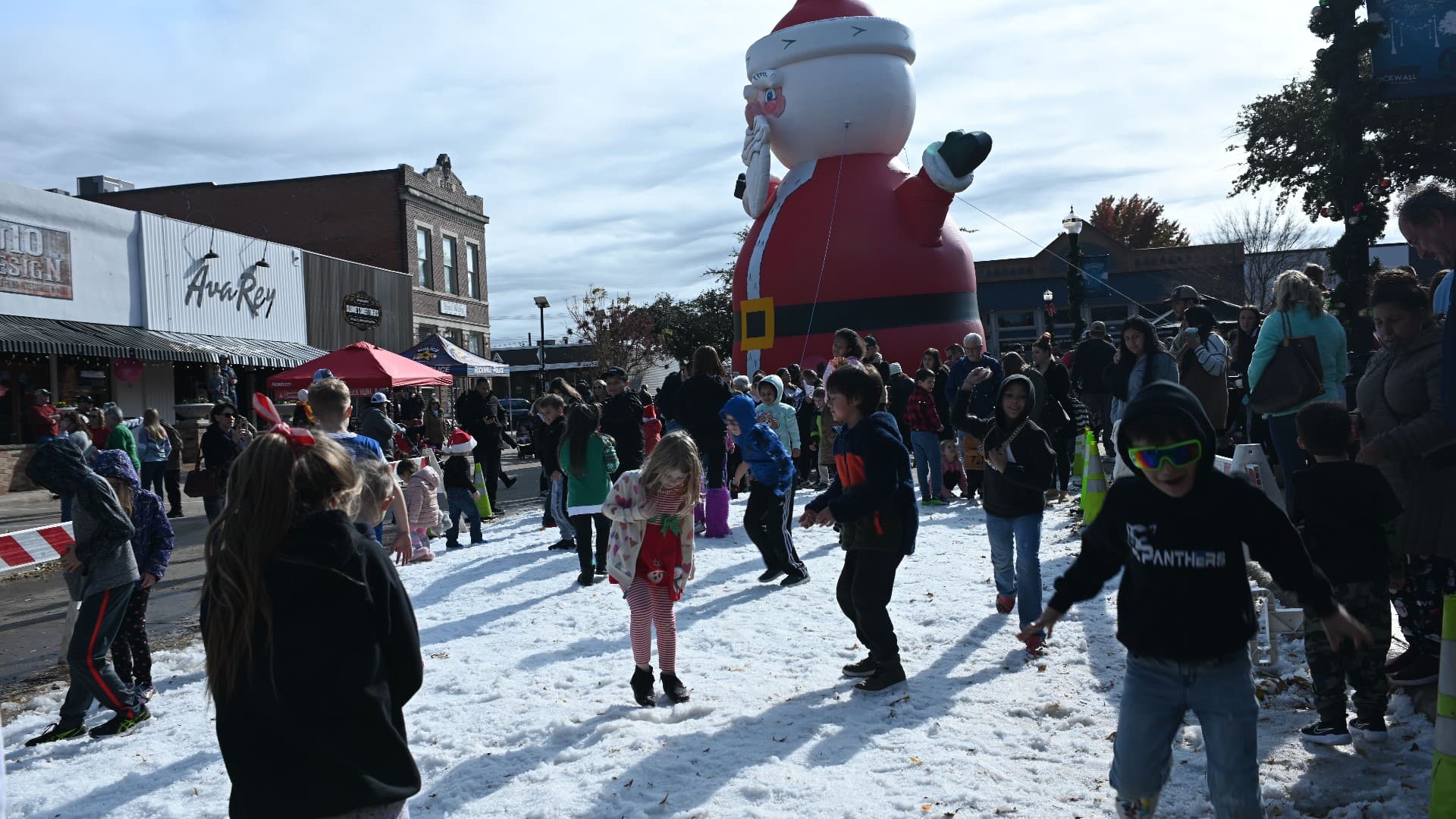 Rockwall Celebrates Hometown Christmas Festival and Kiwanis Parade