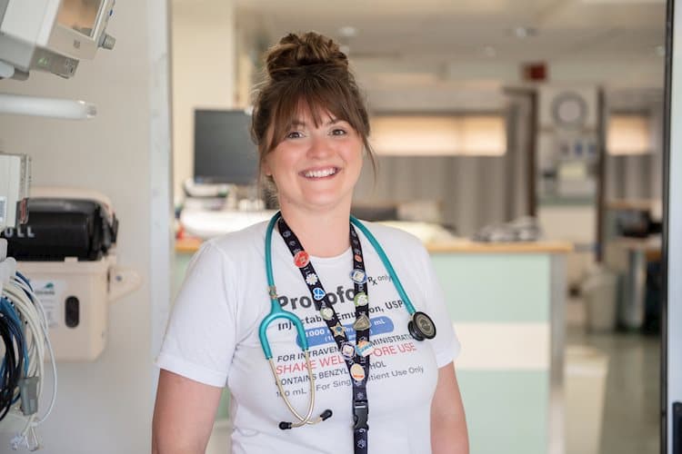 Jacksonville Memorial Hospital honors ICU nurse Kayla Knox for compassion