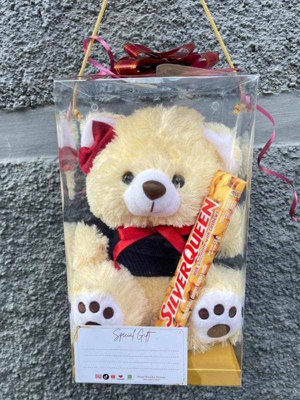 Valentine's Day shoppers want personalized gifts, plush toys and pets
