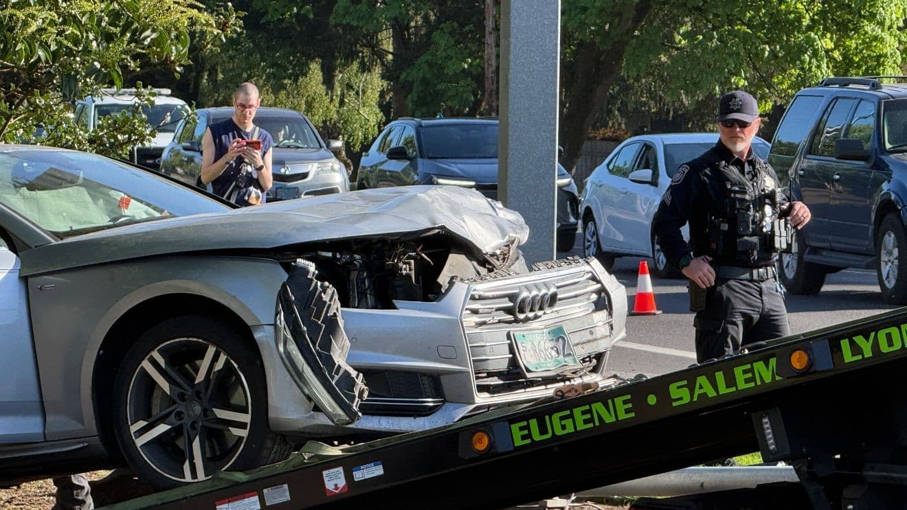 Three-vehicle crash closes Coburg Road at Beltline interchange in Eugene