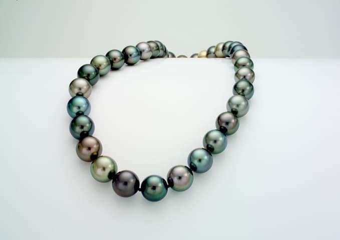 Tahitian Pearls Turn Sculptural in New Gender-Fluid Fine Jewelry