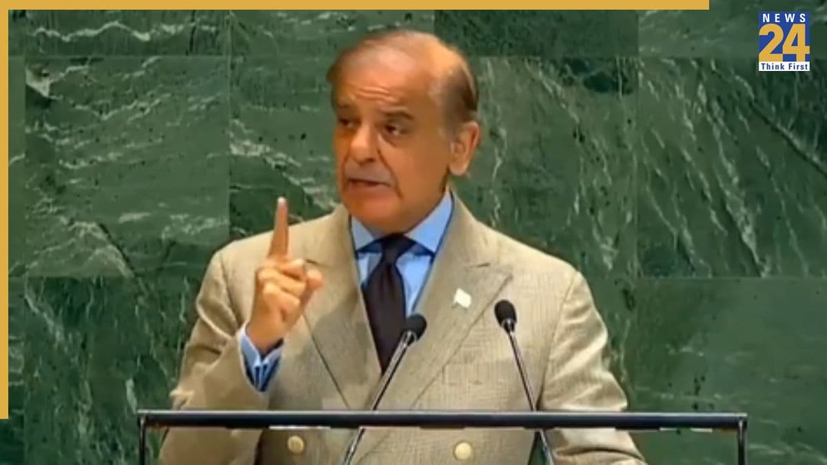 Pakistan Brokers US-Iran Ceasefire Minutes Before Trump's Bombing Deadline