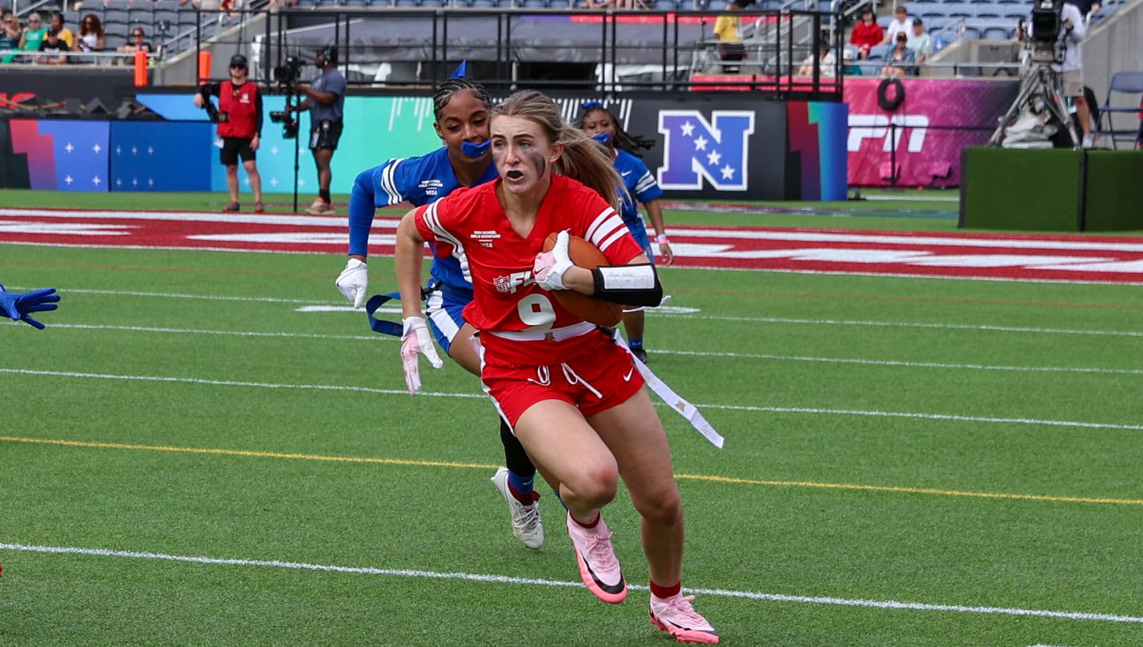 Akey, Thompson named to NFL FLAG High School Showcase at Pro Bowl