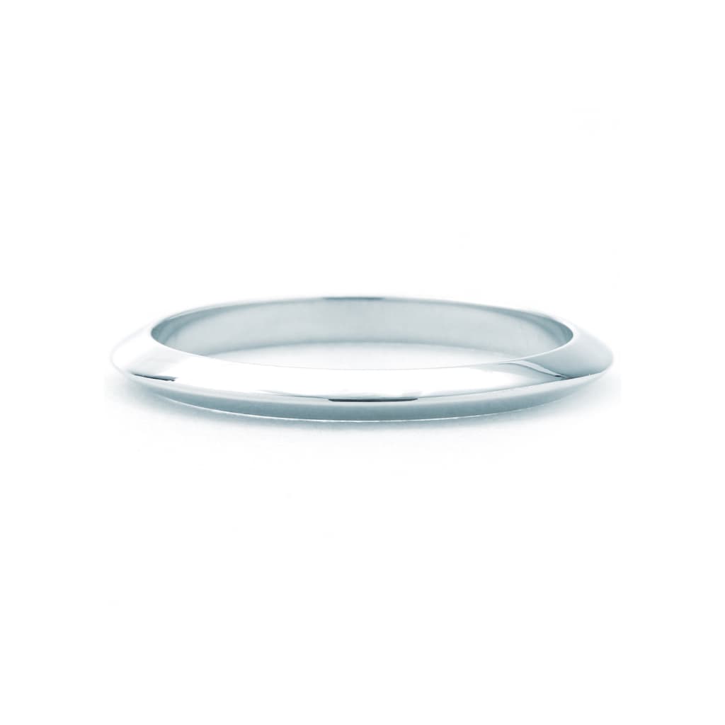 Knife-edge rings bring sharper profile to bridal stacks