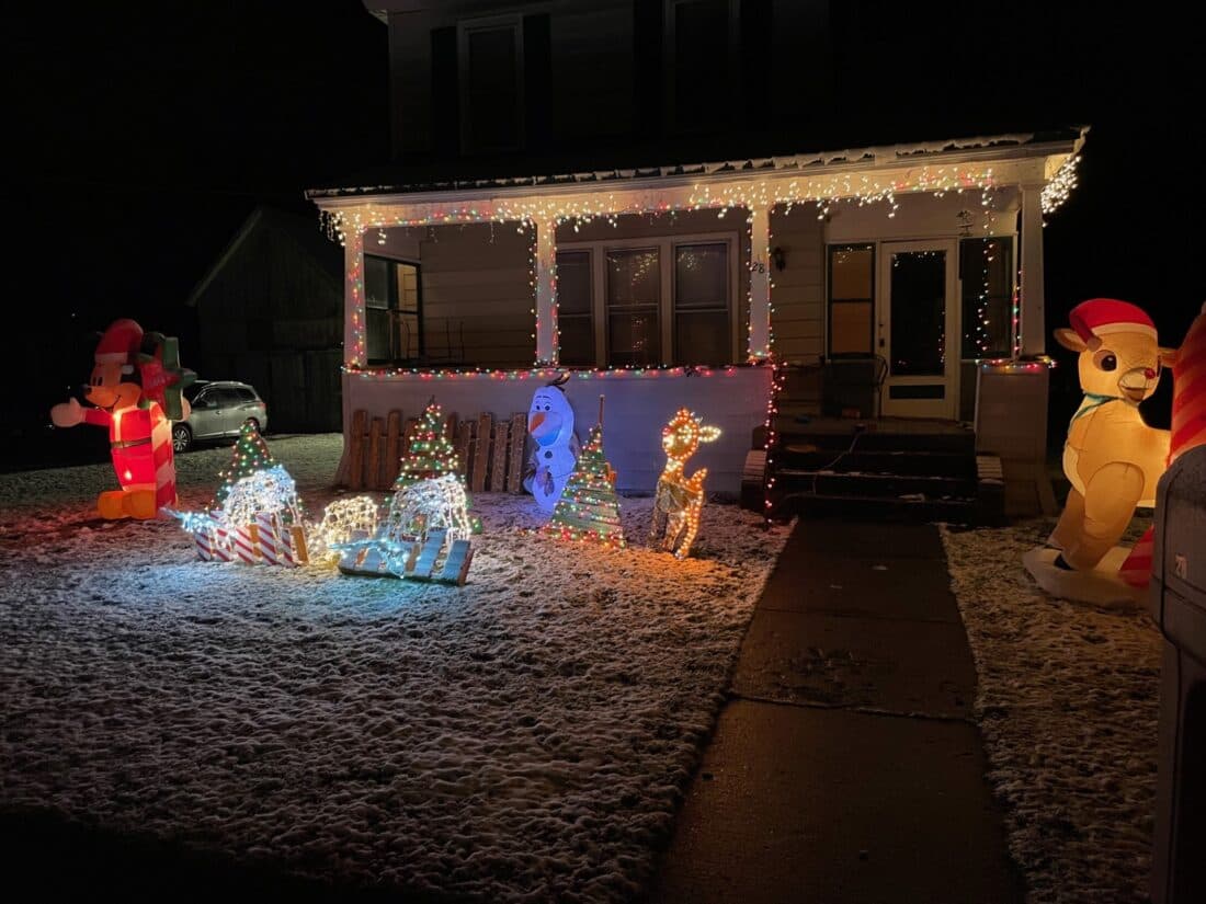 Community Voting Begins for Tour of Homes Holiday Light Contest