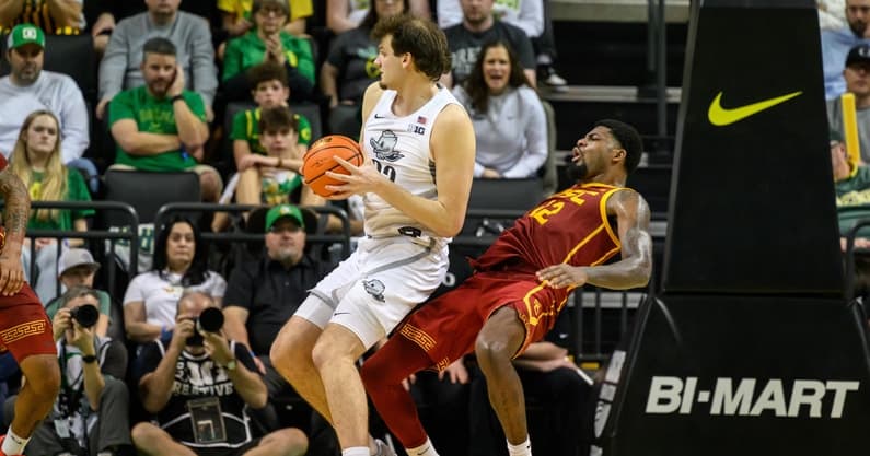 Oregon Hosts No. 24 USC, Rivalry Continues at Matthew Knight Arena