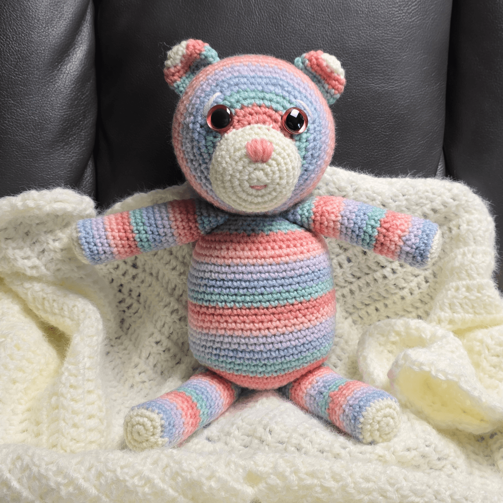 Oombawka Design Crochet releases flexible stripy bear pattern for scrap yarns