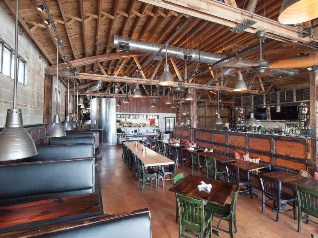 Maplewood Brewery opens Glen Ellyn public house in former Two Hound Red space