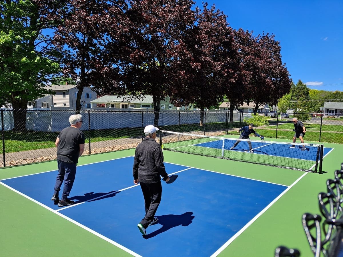 Southington senior center opens new outdoor pickleball court